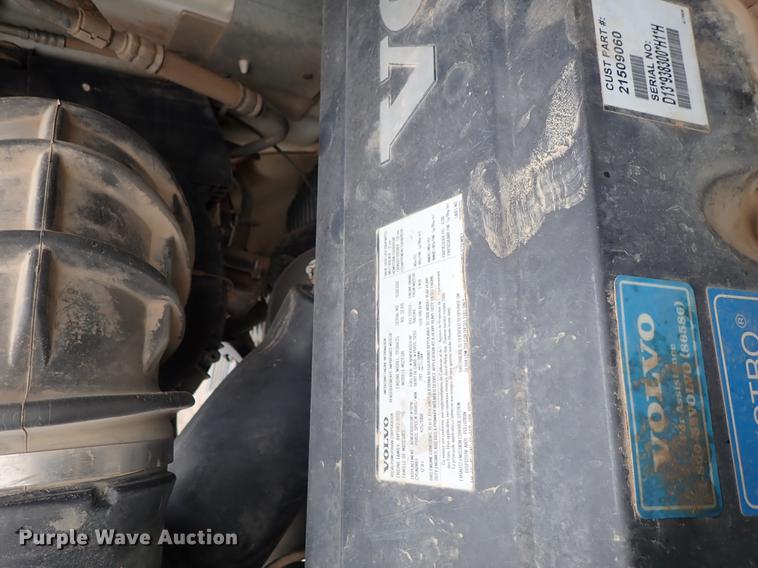 image for item DC1353 2011 Volvo VHD hydrovac truck