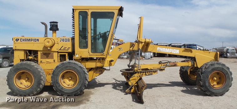 image for item DC5244 1988 Champion 740A motor grader
