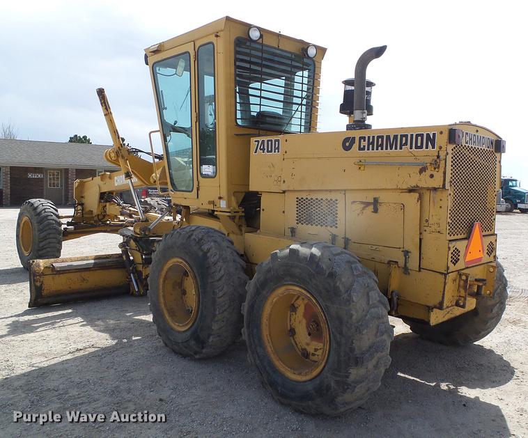 image for item DC5244 1988 Champion 740A motor grader
