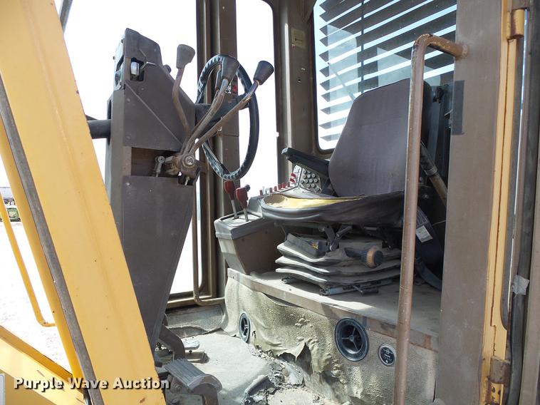 image for item DC5244 1988 Champion 740A motor grader