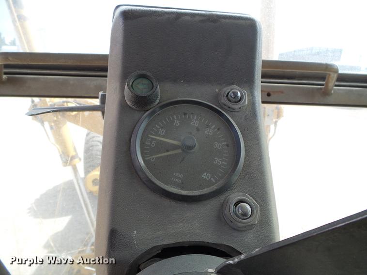 image for item DC5244 1988 Champion 740A motor grader