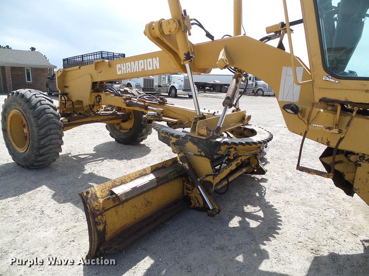 image for item DC5244 1988 Champion 740A motor grader