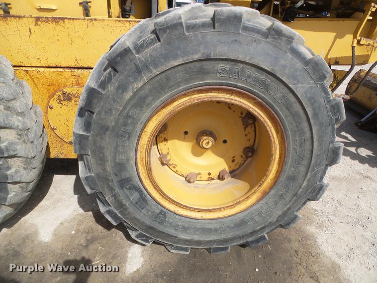 image for item DC5244 1988 Champion 740A motor grader