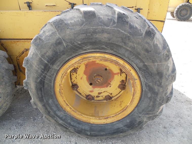 image for item DC5244 1988 Champion 740A motor grader