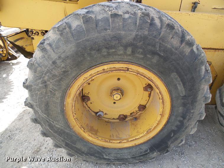 image for item DC5244 1988 Champion 740A motor grader