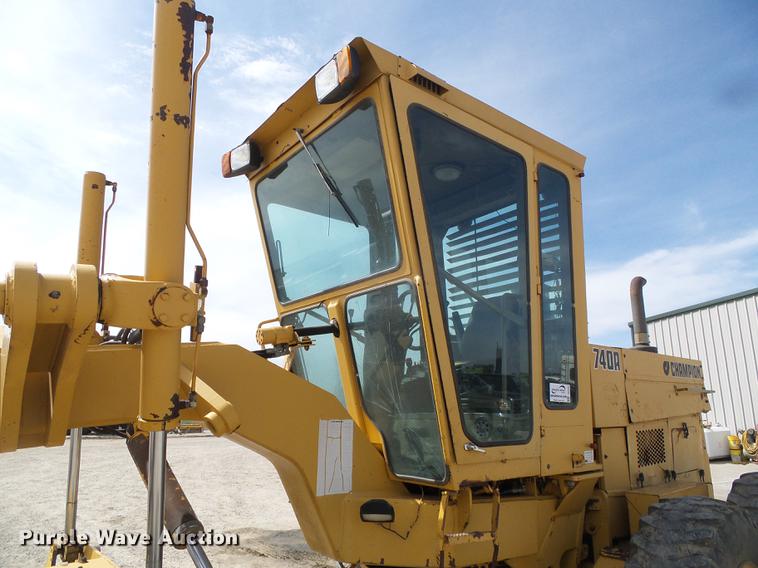 image for item DC5244 1988 Champion 740A motor grader