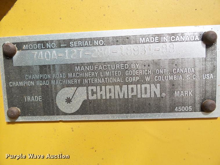 image for item DC5244 1988 Champion 740A motor grader