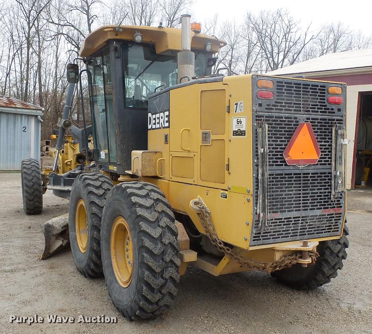 image for item DD2310 2005 John Deere 670D motor grader