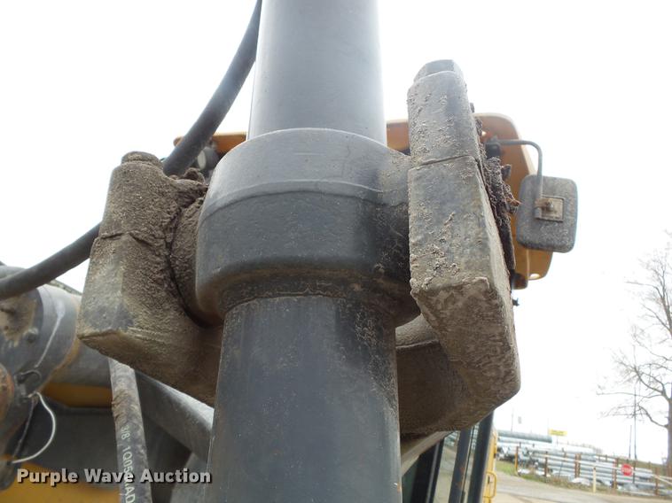 image for item DD2310 2005 John Deere 670D motor grader