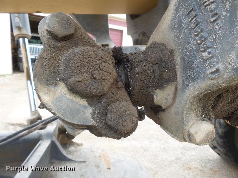 image for item DD2310 2005 John Deere 670D motor grader