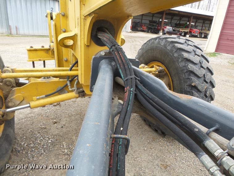 image for item DD2310 2005 John Deere 670D motor grader