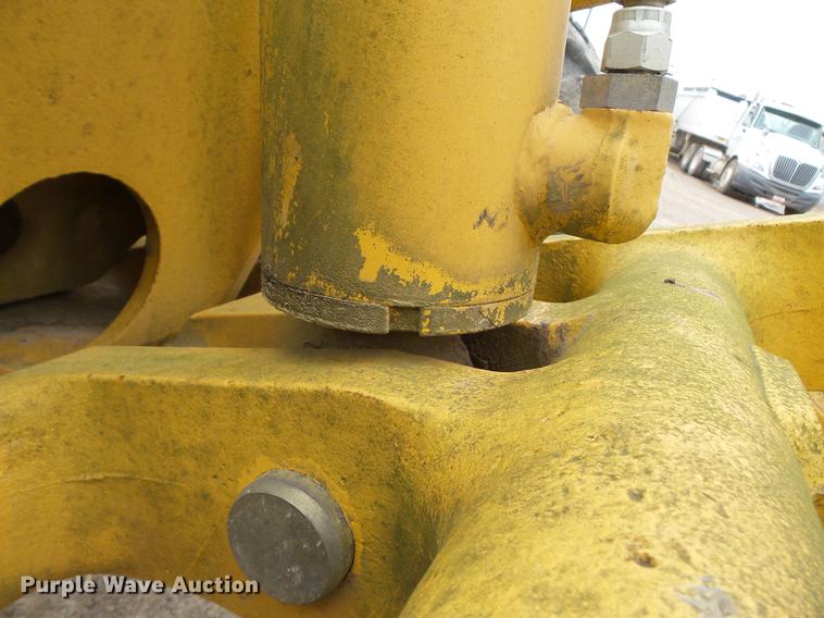 image for item DD2310 2005 John Deere 670D motor grader