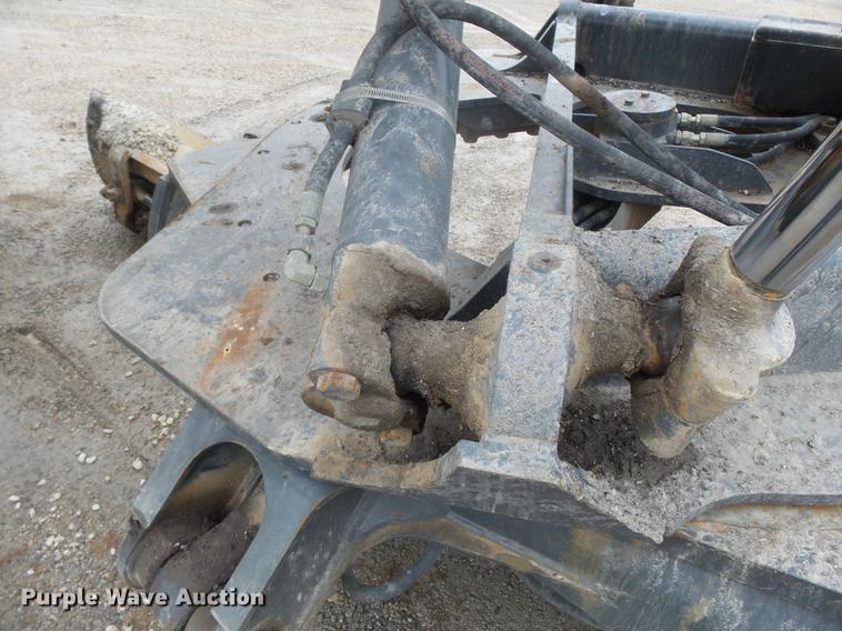 image for item DD2310 2005 John Deere 670D motor grader