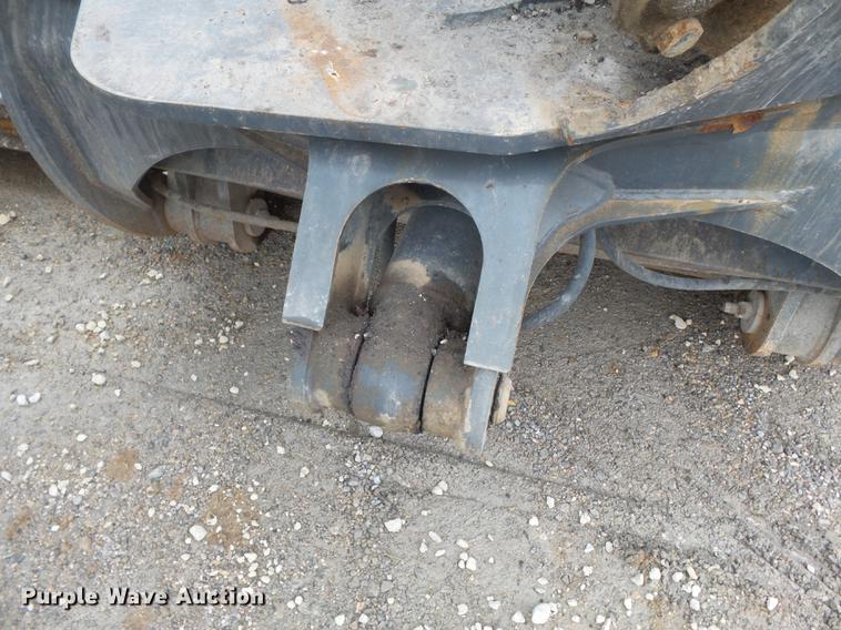 image for item DD2310 2005 John Deere 670D motor grader