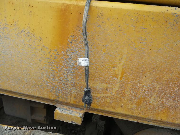 image for item DD2310 2005 John Deere 670D motor grader