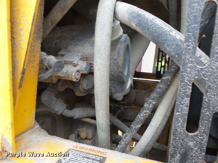 image for item DD2310 2005 John Deere 670D motor grader