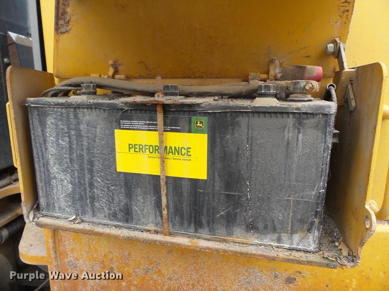 image for item DD2310 2005 John Deere 670D motor grader