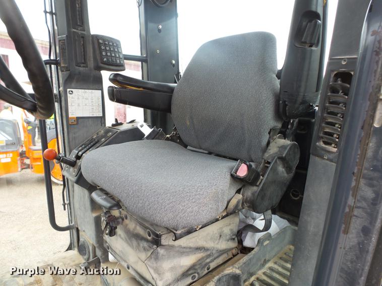 image for item DD2310 2005 John Deere 670D motor grader