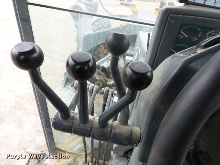 image for item DD2310 2005 John Deere 670D motor grader