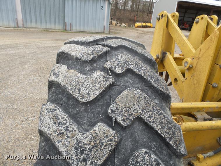 image for item DD2310 2005 John Deere 670D motor grader