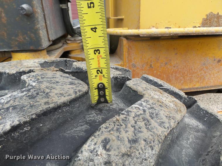 image for item DD2310 2005 John Deere 670D motor grader