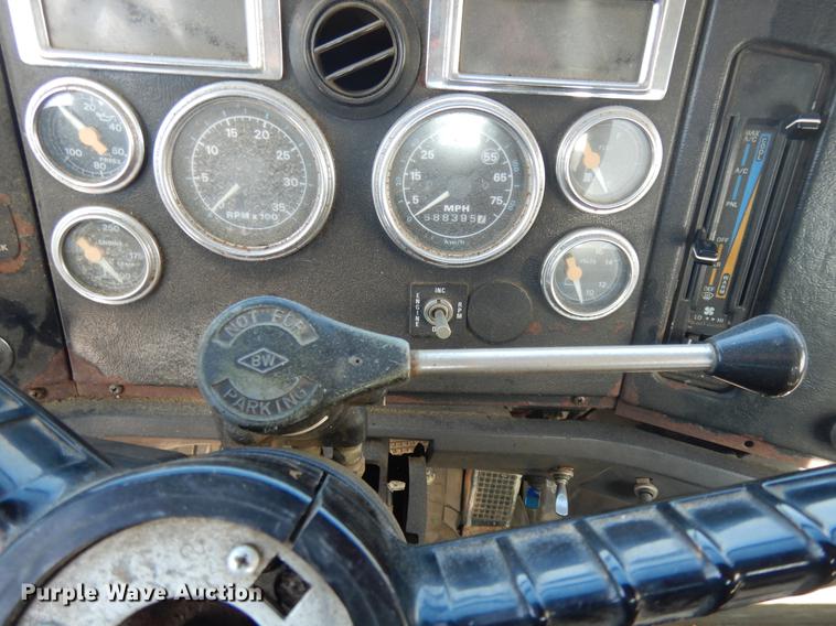 image for item DD3616 1996 Ford LT9000 flatbed water truck