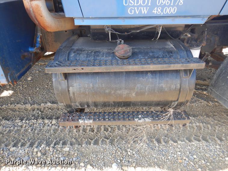 image for item DD3616 1996 Ford LT9000 flatbed water truck