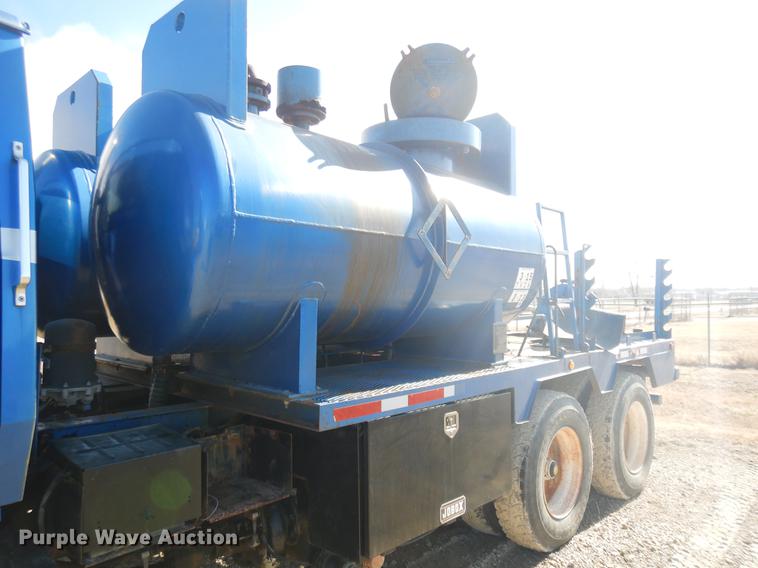 image for item DD3616 1996 Ford LT9000 flatbed water truck