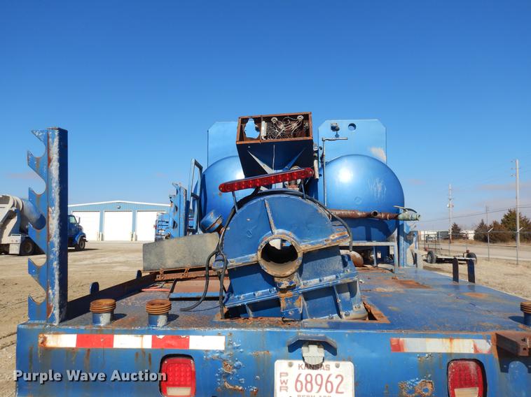 image for item DD3616 1996 Ford LT9000 flatbed water truck