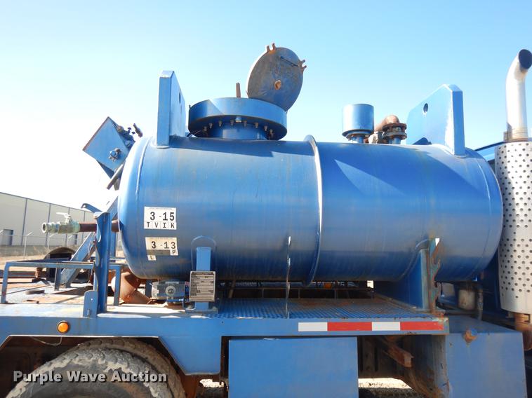 image for item DD3616 1996 Ford LT9000 flatbed water truck