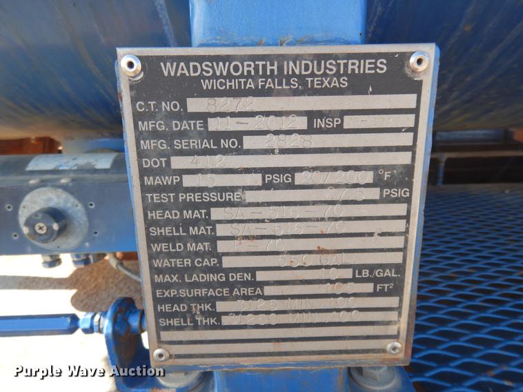 image for item DD3616 1996 Ford LT9000 flatbed water truck