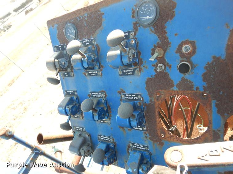 image for item DD3616 1996 Ford LT9000 flatbed water truck