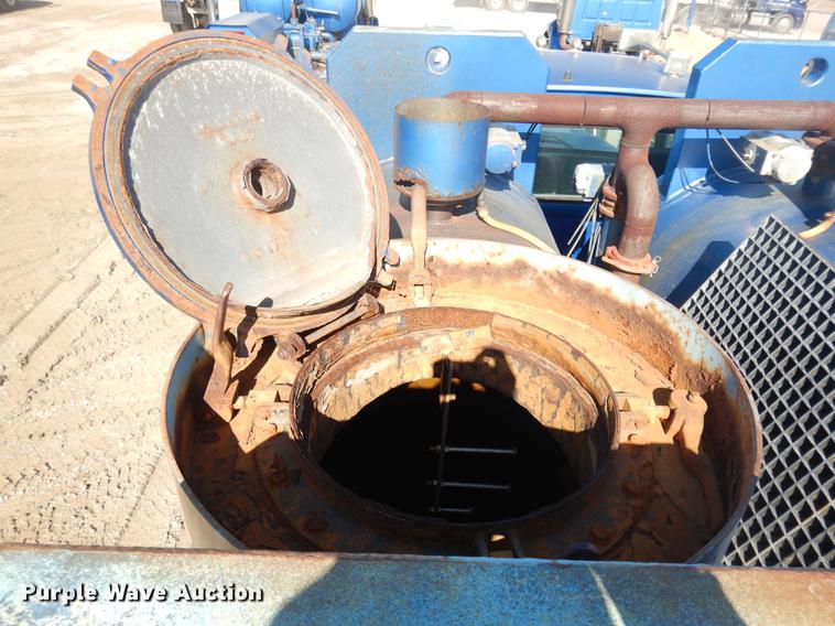 image for item DD3616 1996 Ford LT9000 flatbed water truck