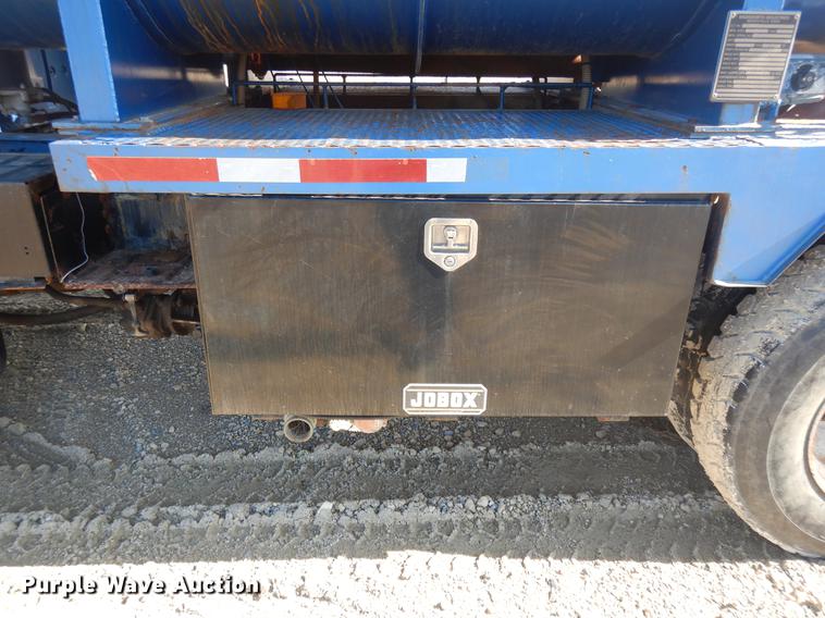 image for item DD3616 1996 Ford LT9000 flatbed water truck