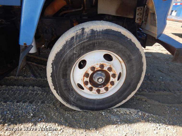 image for item DD3616 1996 Ford LT9000 flatbed water truck