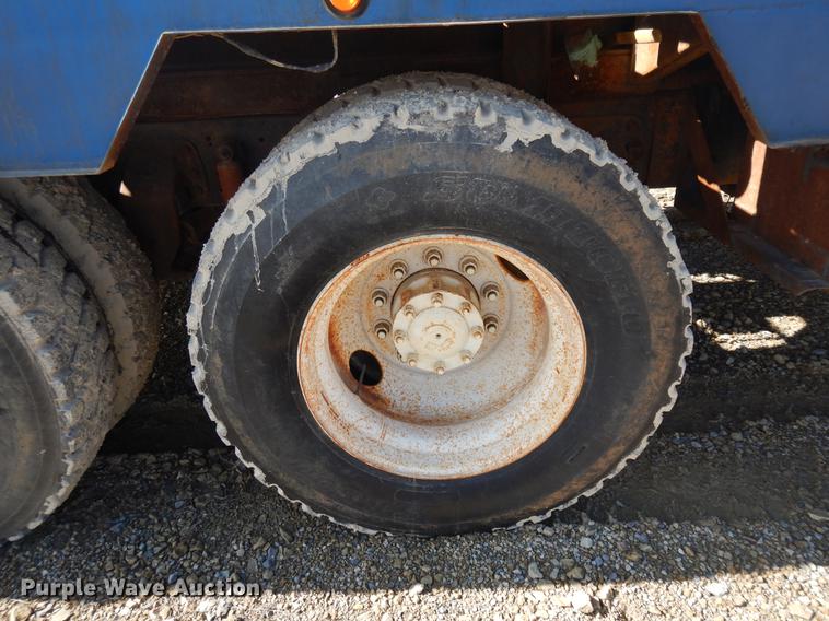 image for item DD3616 1996 Ford LT9000 flatbed water truck