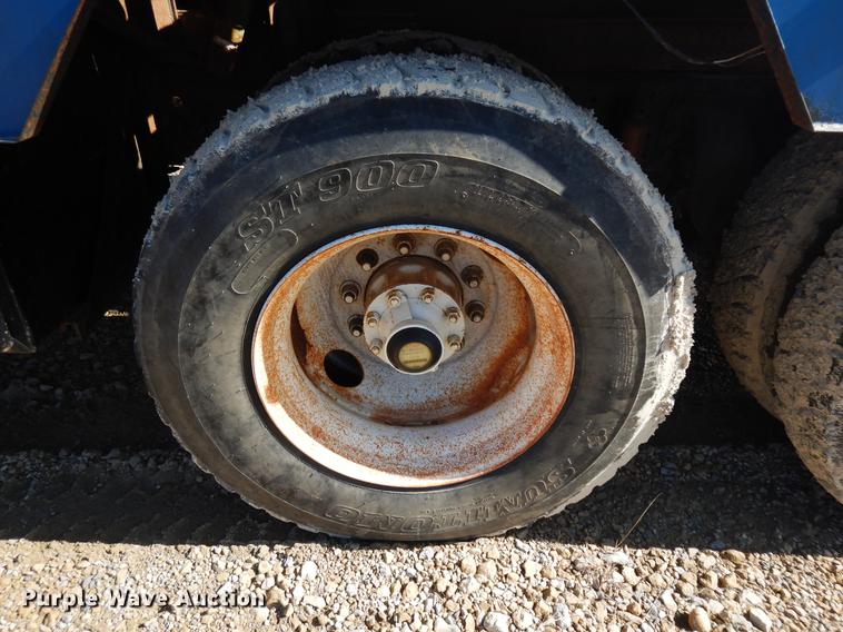 image for item DD3616 1996 Ford LT9000 flatbed water truck