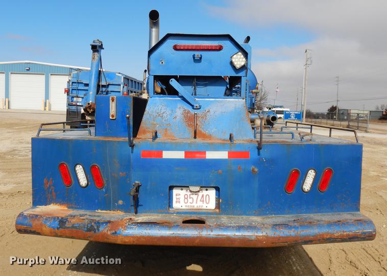 image for item DD3617 2006 Sterling L-Line pump truck