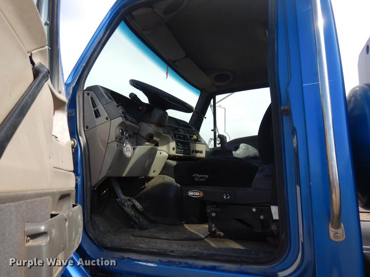 image for item DD3617 2006 Sterling L-Line pump truck