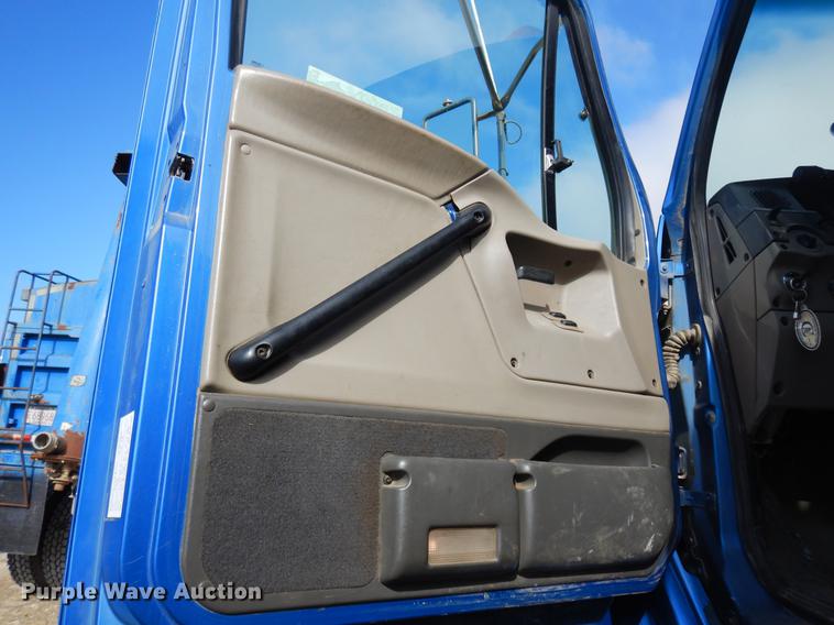 image for item DD3617 2006 Sterling L-Line pump truck