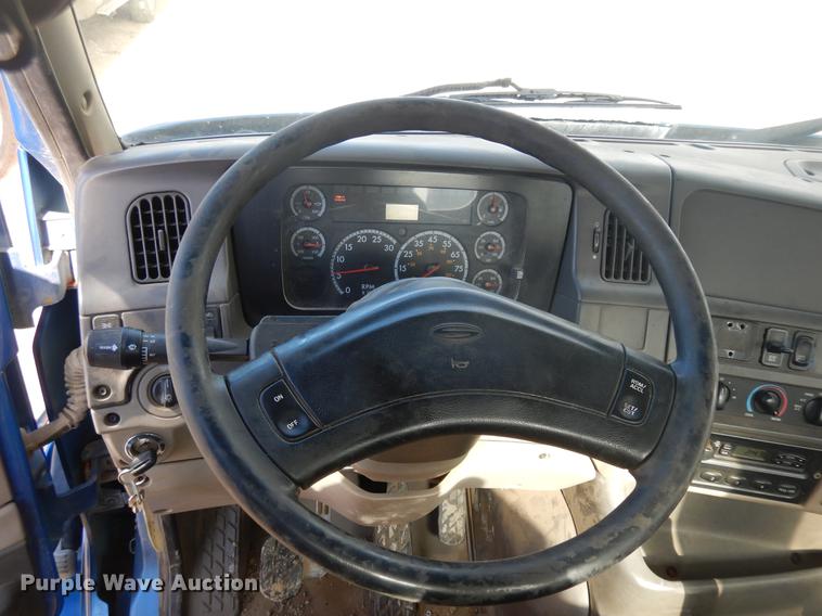 image for item DD3617 2006 Sterling L-Line pump truck