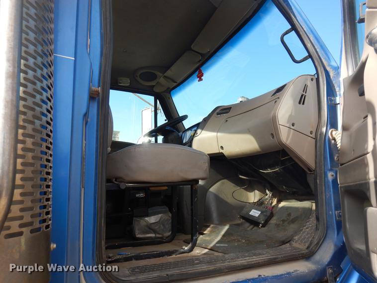 image for item DD3617 2006 Sterling L-Line pump truck