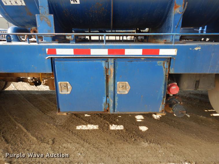 image for item DD3617 2006 Sterling L-Line pump truck