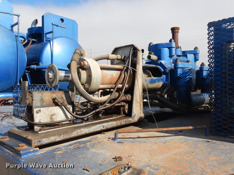 image for item DD3617 2006 Sterling L-Line pump truck