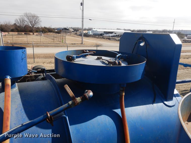 image for item DD3617 2006 Sterling L-Line pump truck