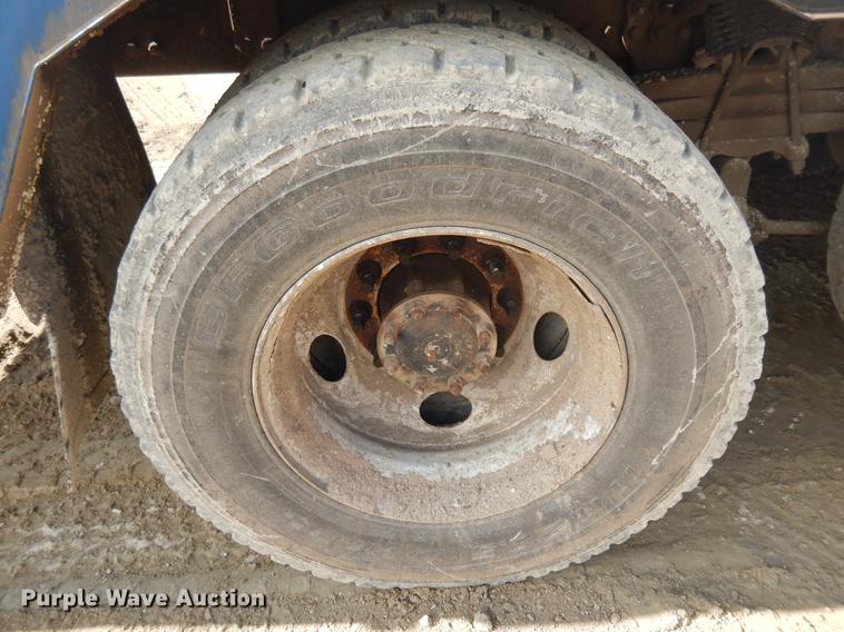 image for item DD3617 2006 Sterling L-Line pump truck