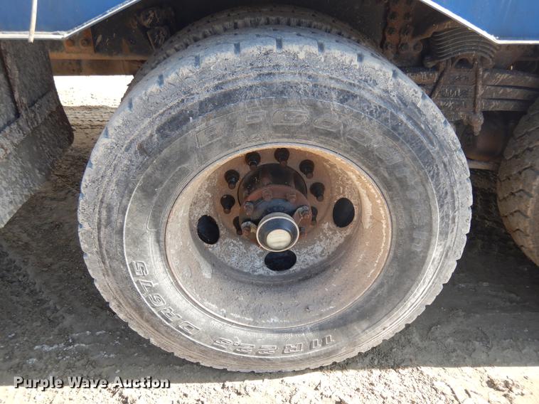 image for item DD3617 2006 Sterling L-Line pump truck