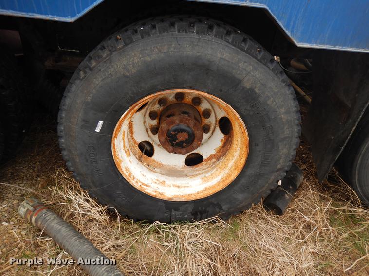 image for item DD3621 2005 Sterling L-Line flatbed truck