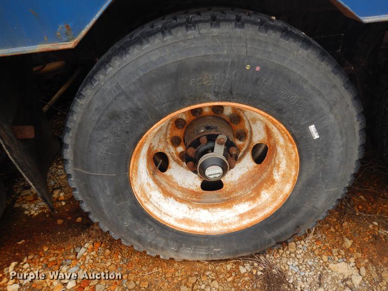 image for item DD3621 2005 Sterling L-Line flatbed truck