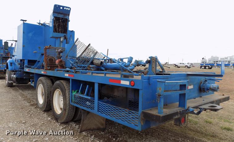 image for item DD3663 2005 International 7600 pump truck